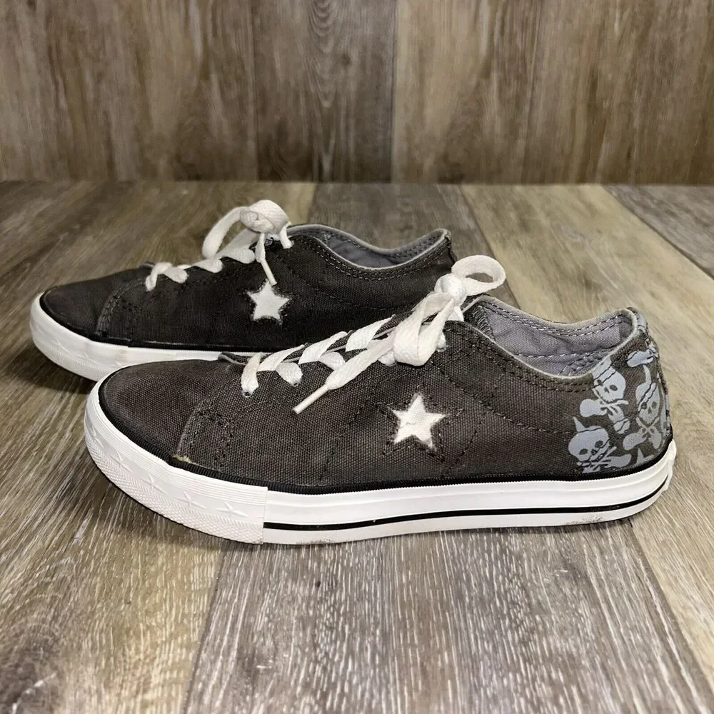 Converse previously owned